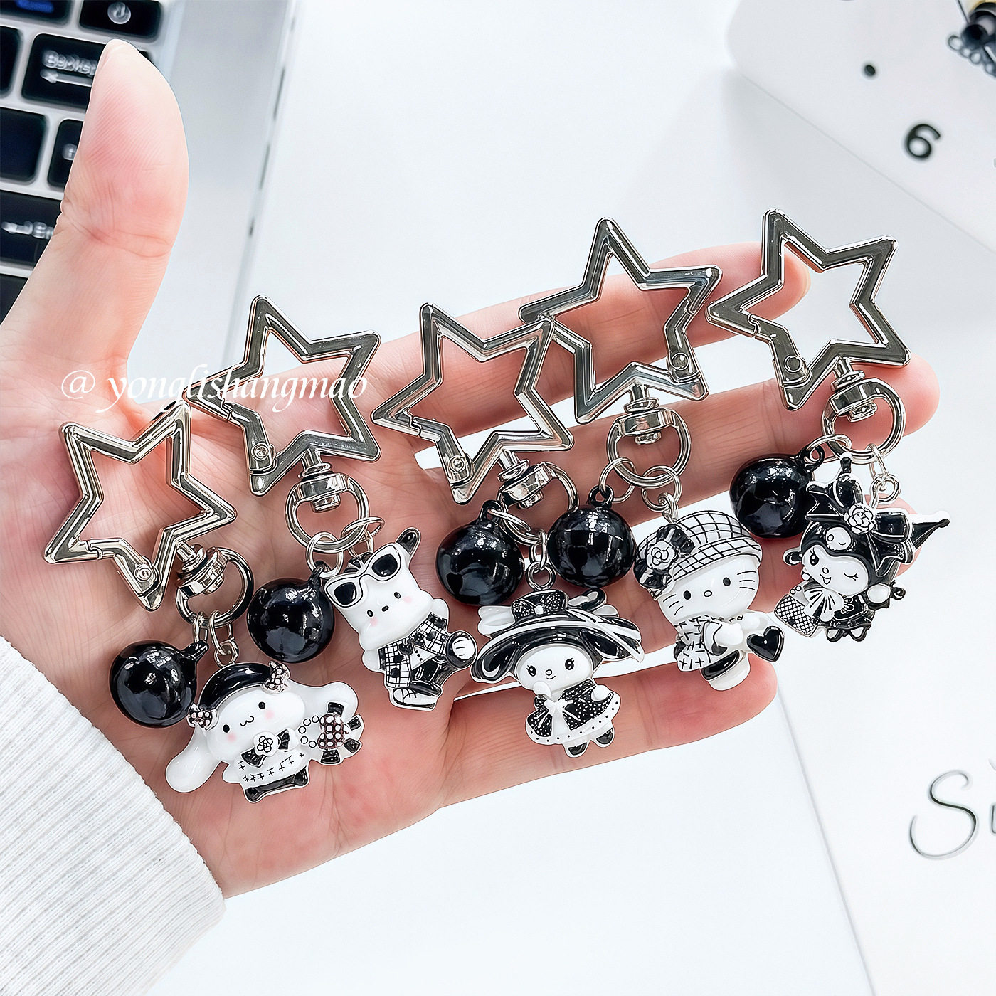سلسلة مفاتيح كلاسيكية بتصميم Y - مراجعة Phone Accessories Case وسعره